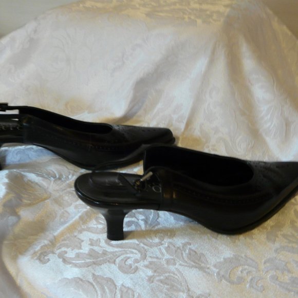 Franco Sarto Black and Wine Leather Kitten heel Pumps - Picture 12 of 16